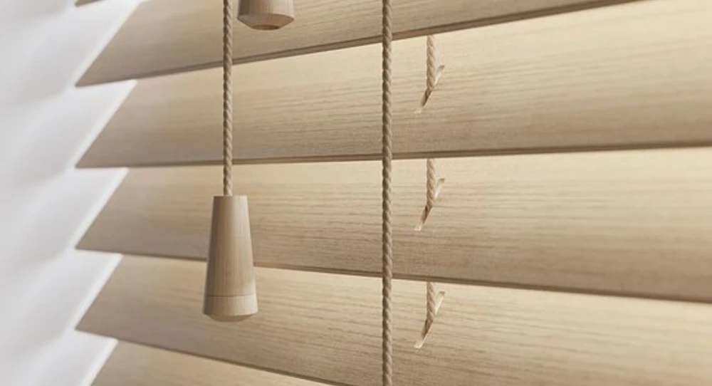 Trong một vài năm trở lại đây, rèm sáo nhôm đã trở thành lựa chọn phổ biến cho các hộ gia đình, văn phòng và cửa hàng